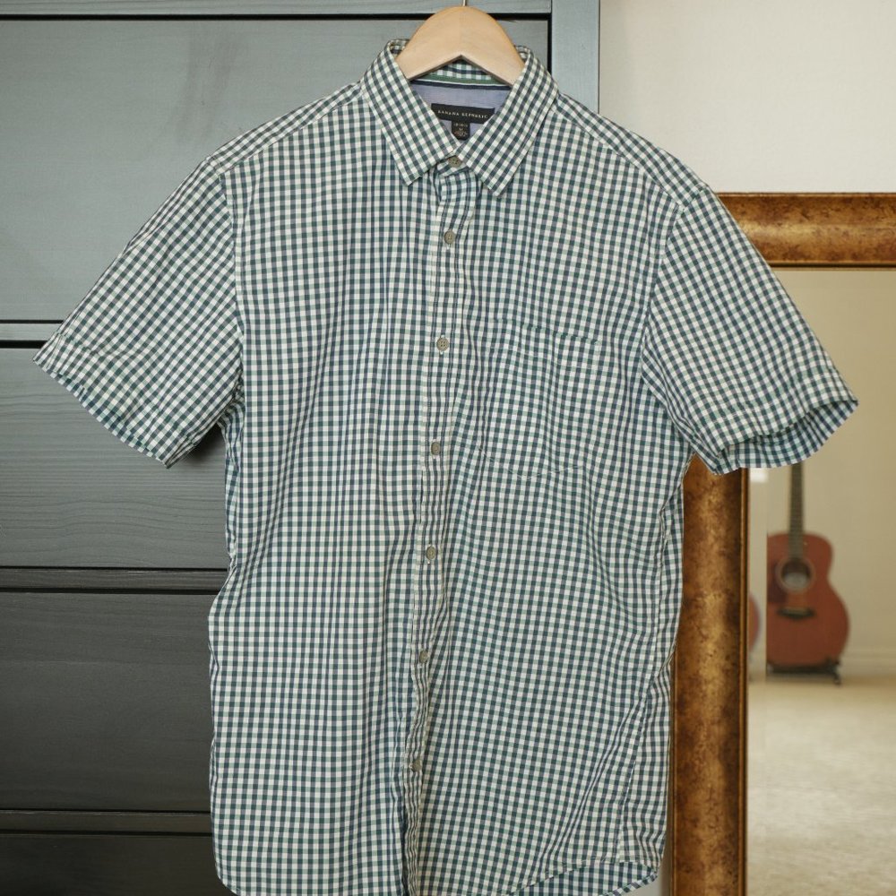 Banana Republic Green Gingham Short Sleeve Shirt